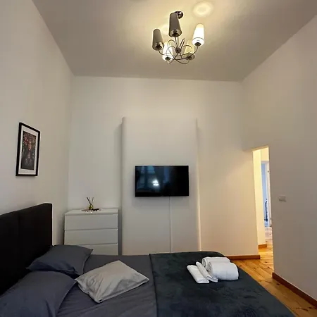 Stara Winiarnia Apartment *